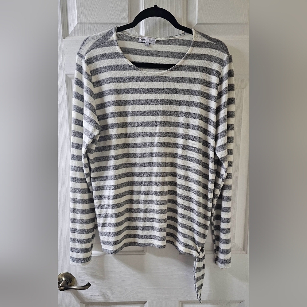THYME and HONEY Grey and Cream Tie Sweater L
